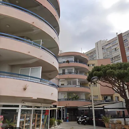 Per Families, A 1 Min De La Platja Apartment