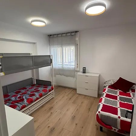 Per Families, A 1 Min De La Platja Apartment